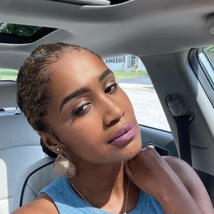 Meet your Posher, Kwadralyn